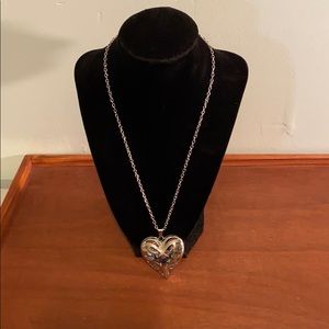 “The Vampire Diaries” inspired necklace 💖